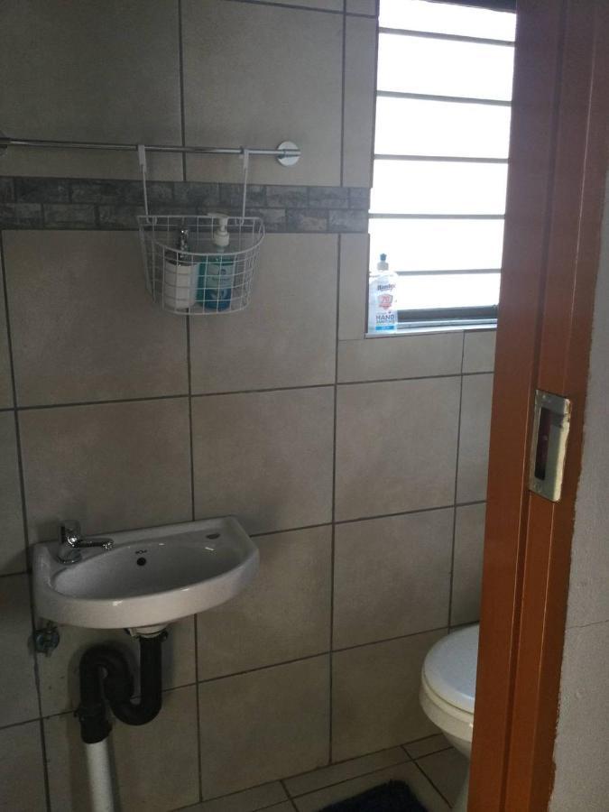 Ruros Guest House Kempton Park Eksteriør billede
