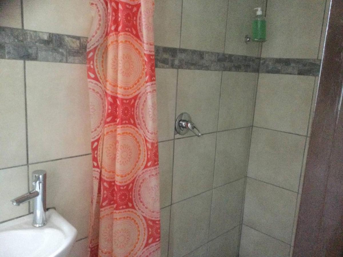 Ruros Guest House Kempton Park Eksteriør billede